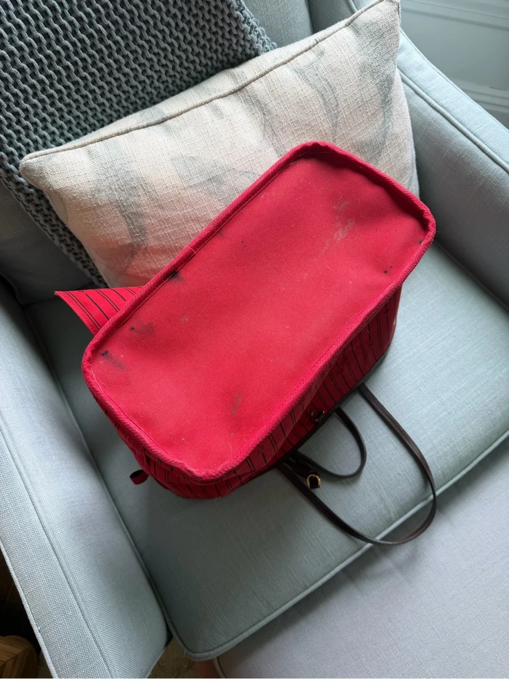 Louis Vuitton Neverfull MM (Damier Ebene with red interior) - Picture 10 of 10